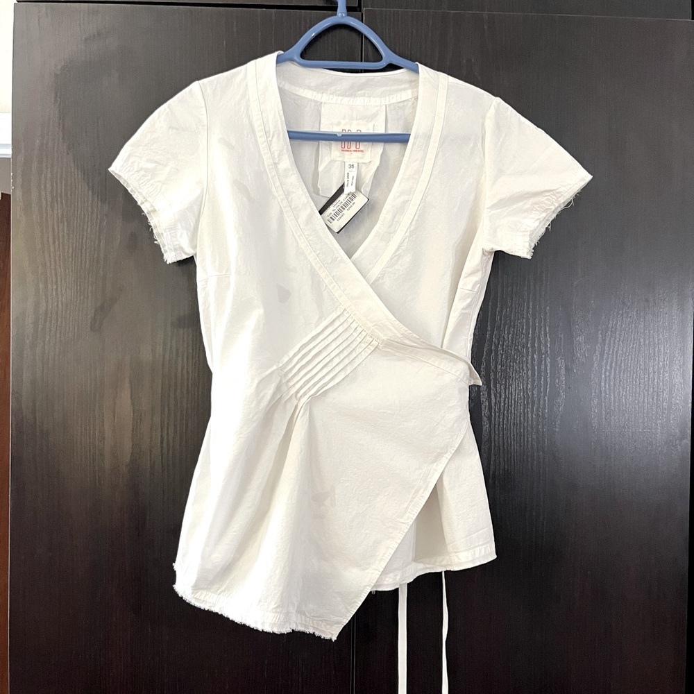 New w/tag white HANNAH  WESSEL  top, size 36 or Small